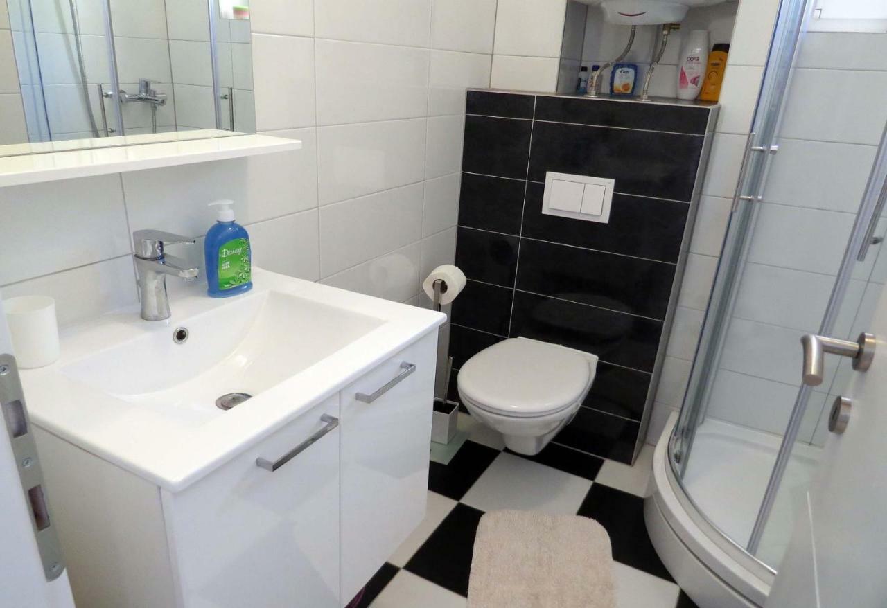 Apartman Jakir Baška Voda Buitenkant foto