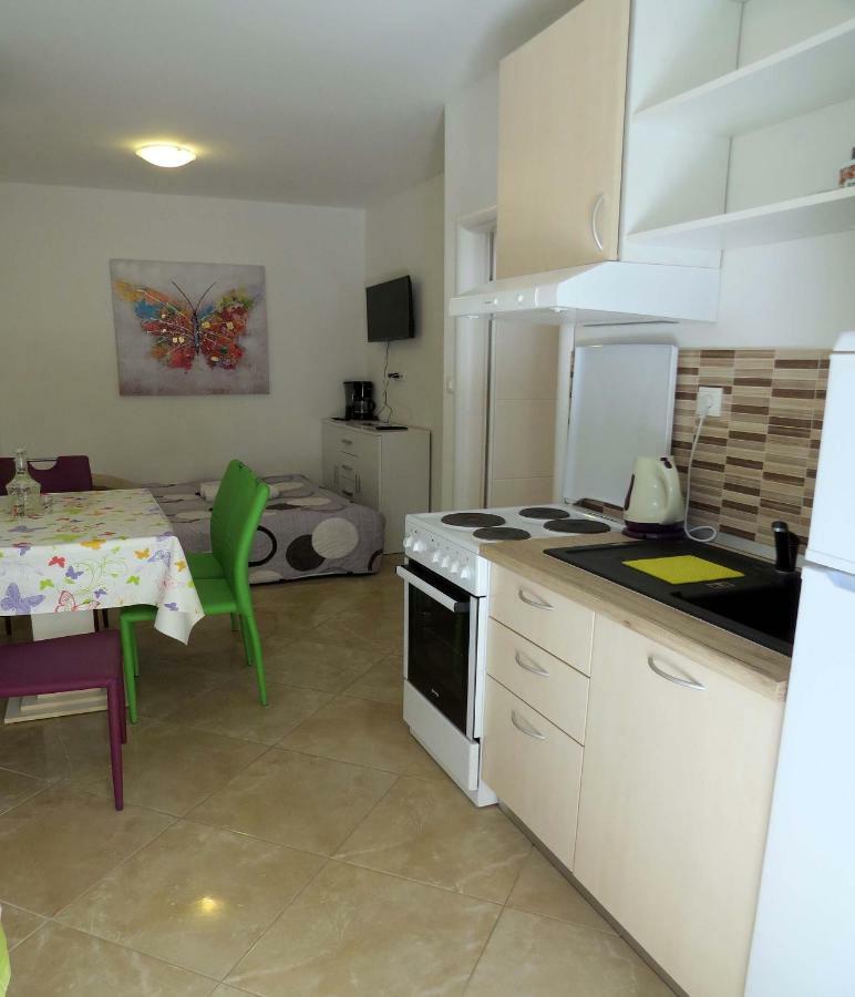 Apartman Jakir Baška Voda Buitenkant foto