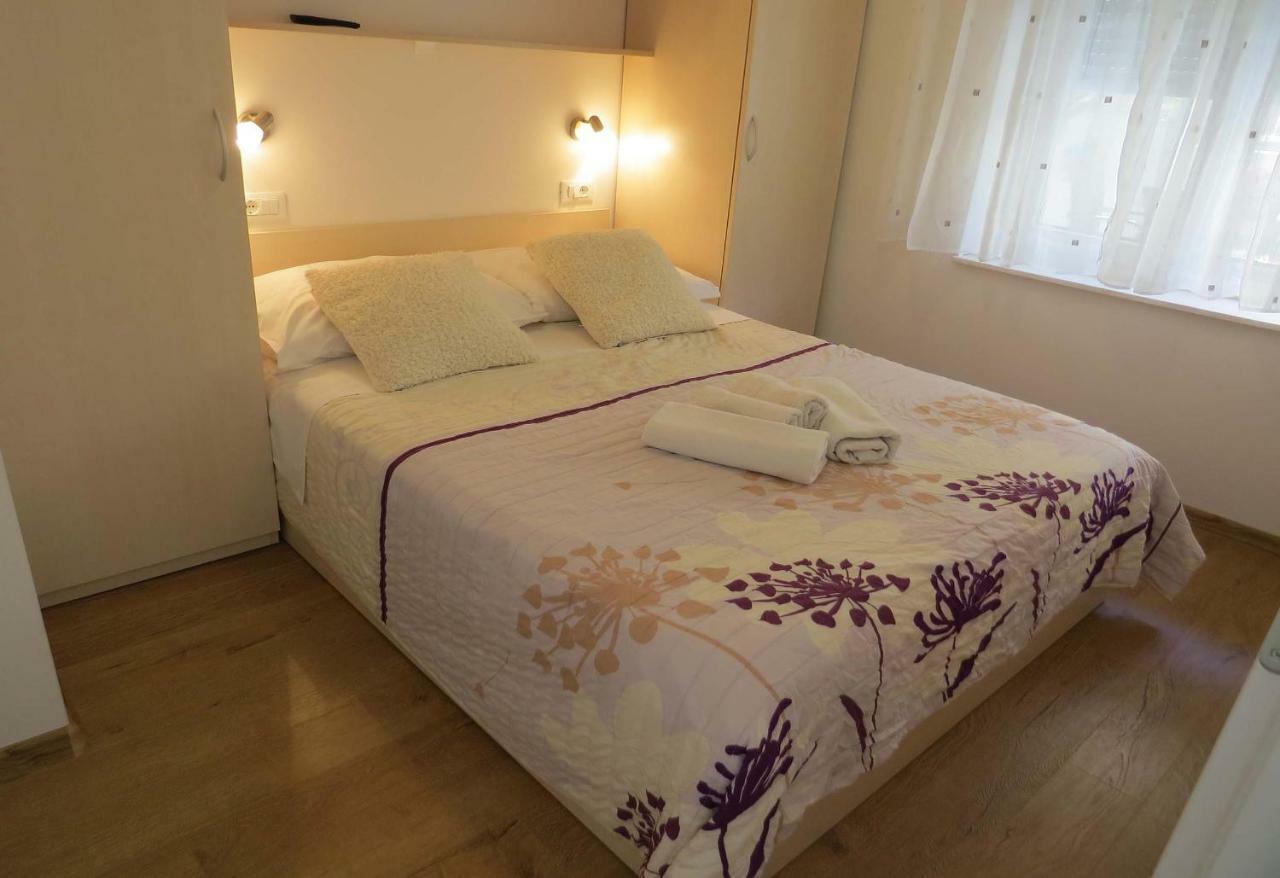 Apartman Jakir Baška Voda Buitenkant foto