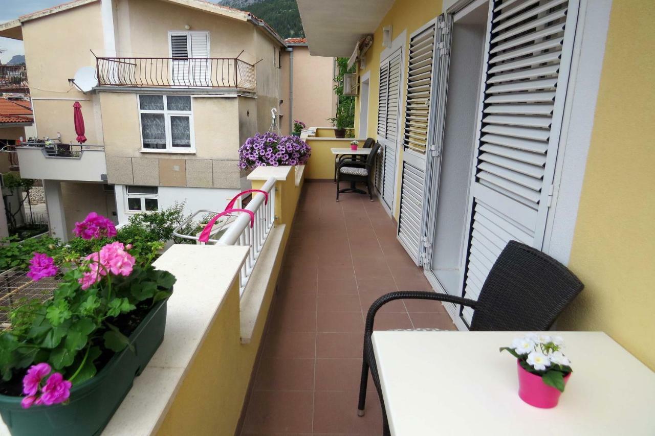 Apartman Jakir Baška Voda Buitenkant foto